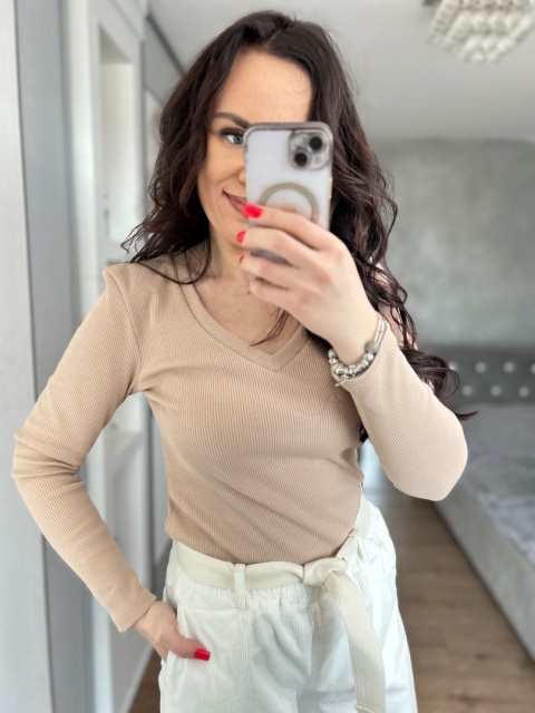 Bluzka prążkowana Nori V- neck beż